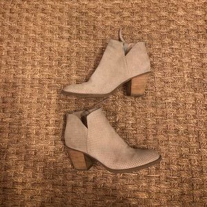 Dolce Vita Janie Booties